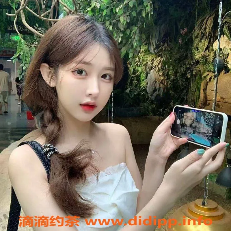 北京楼凤-丰台嫩妹露露，1300元服务笑容可掬