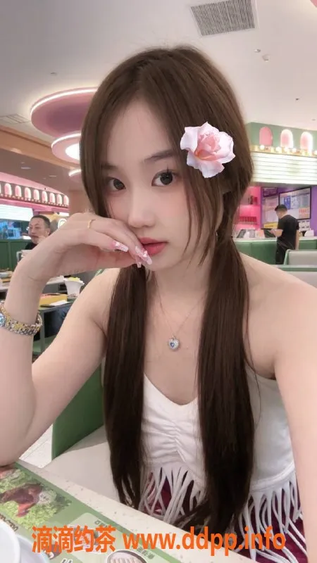 成都楼凤-成都乖乖，18岁嫩妹，身高163，600元享服务