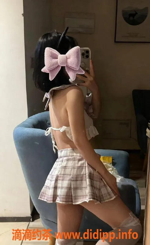 郑州楼凤-管城区小馨，20岁160cm健康可爱，课费8元起