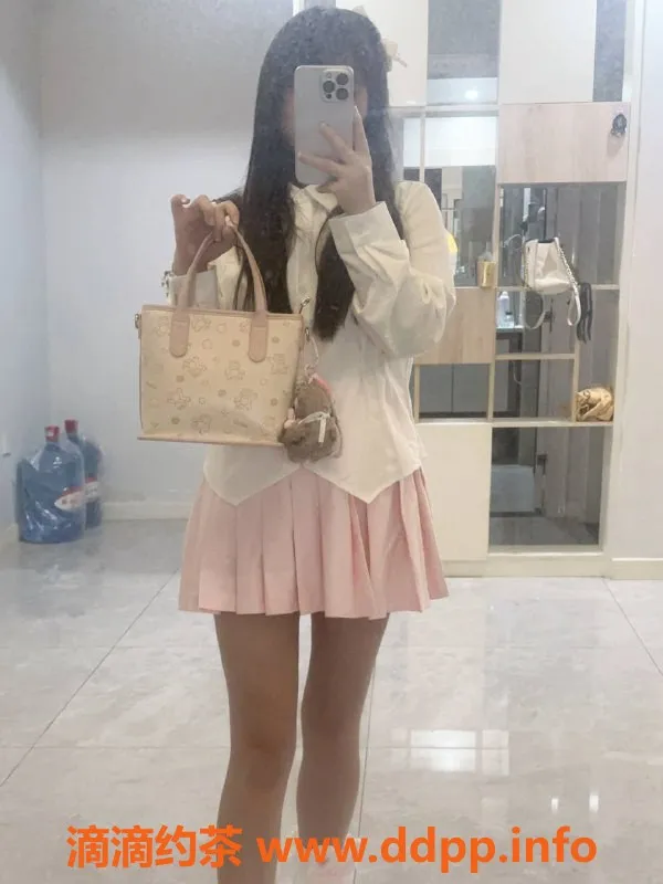 北京楼凤-糖果：萝莉音空降服务，600P超值体验