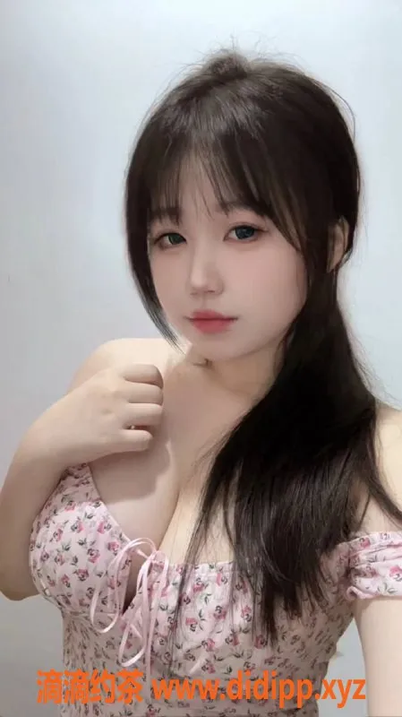 台州楼凤-黄浦区小闫：165cm、51kg、D杯，水准服务