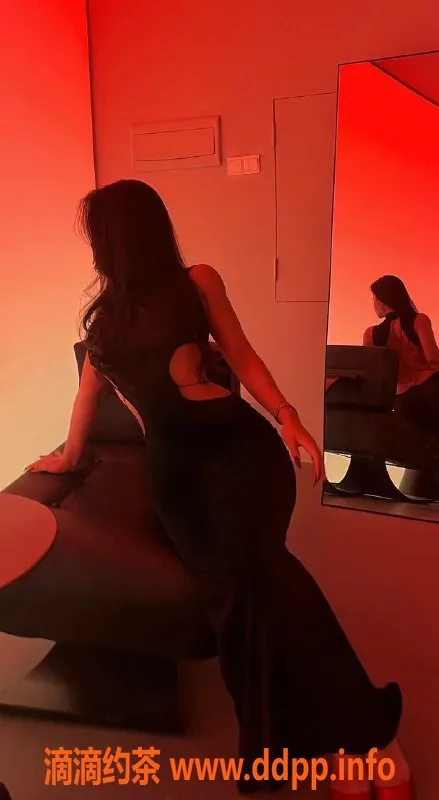 赣州楼凤-章贡区丽娜，身高170体重60，诱惑服务尽享！