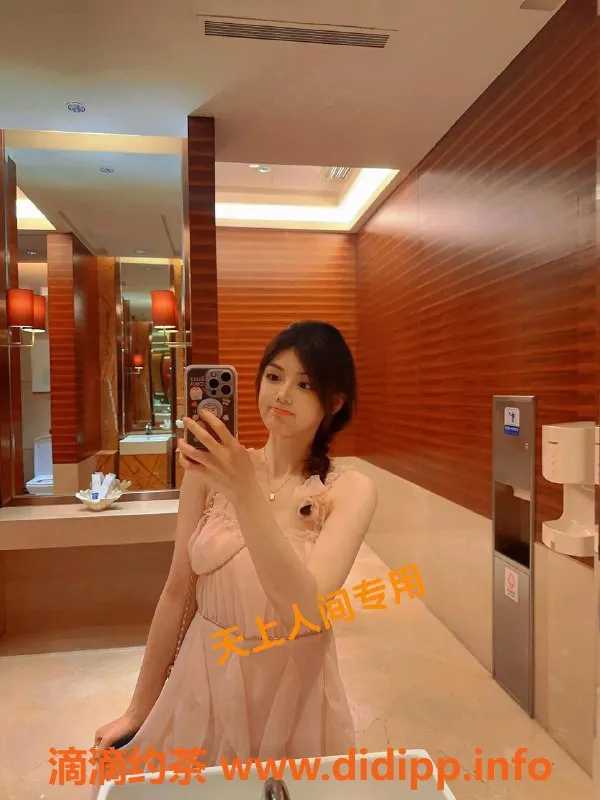 杭州楼凤-滨江不吃香菜，163身高，服务多样