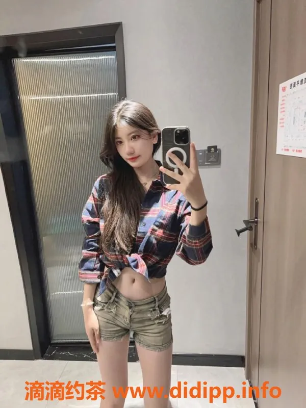 台州楼凤-路桥区星光园小区小白，169cm身材，800元起