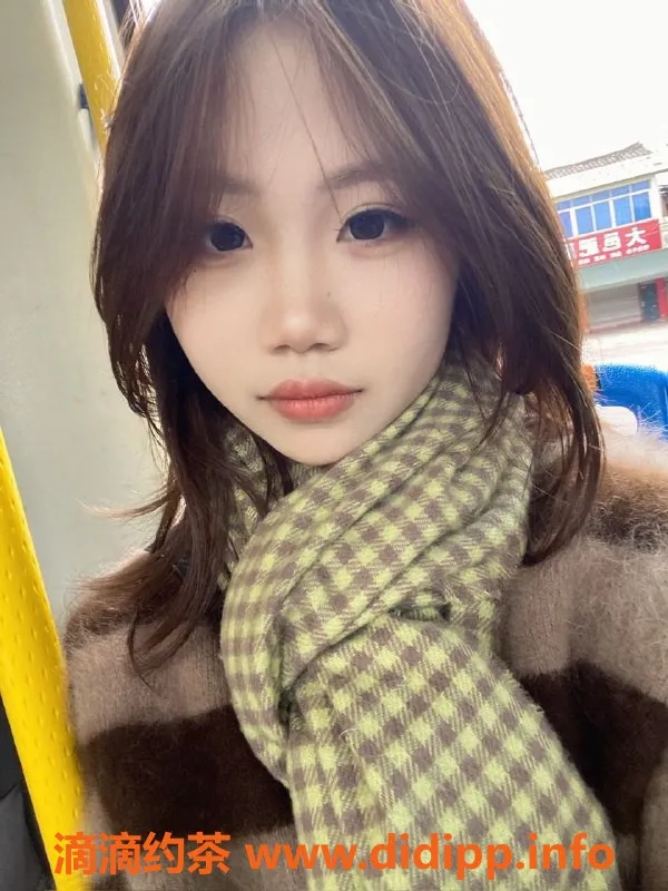 成都楼凤-成华区瑶瑶，18岁，身高160，胸围B+，550元体验