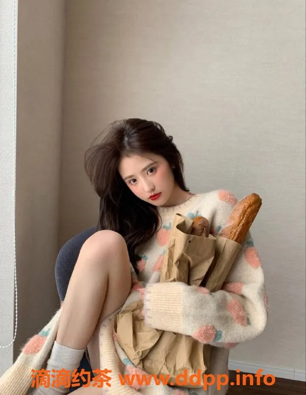 烟台楼凤-高颜值学妹洋洋，163cm，18岁，90斤，制服诱惑等你来体验！