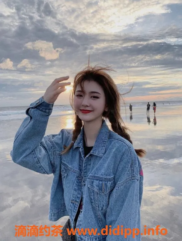 烟台楼凤-高颜值学妹洋洋，163cm，18岁，90斤，制服诱惑等你来体验！