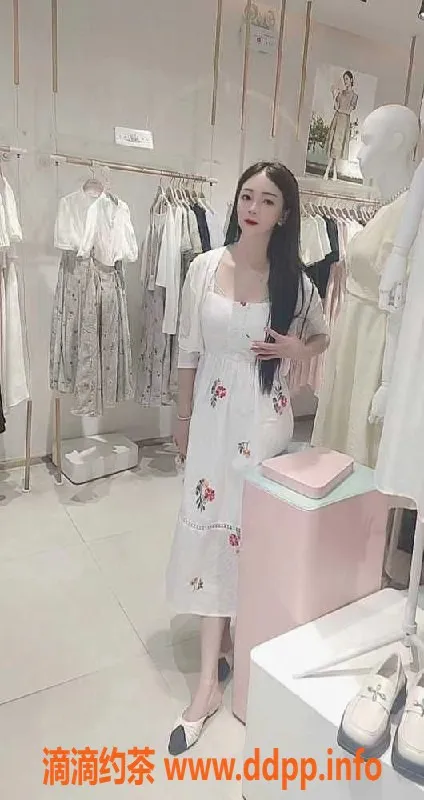 深圳楼凤资源信息,龙岗大胸妹九月，27岁，38D，超值服务！