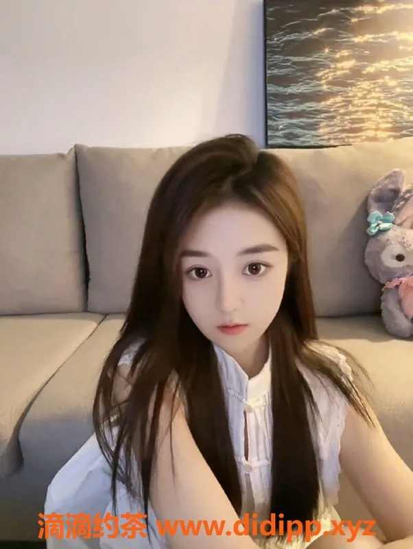 赣州楼凤-童颜无整莼，身高168，D罩杯，92cm，纯自然体验