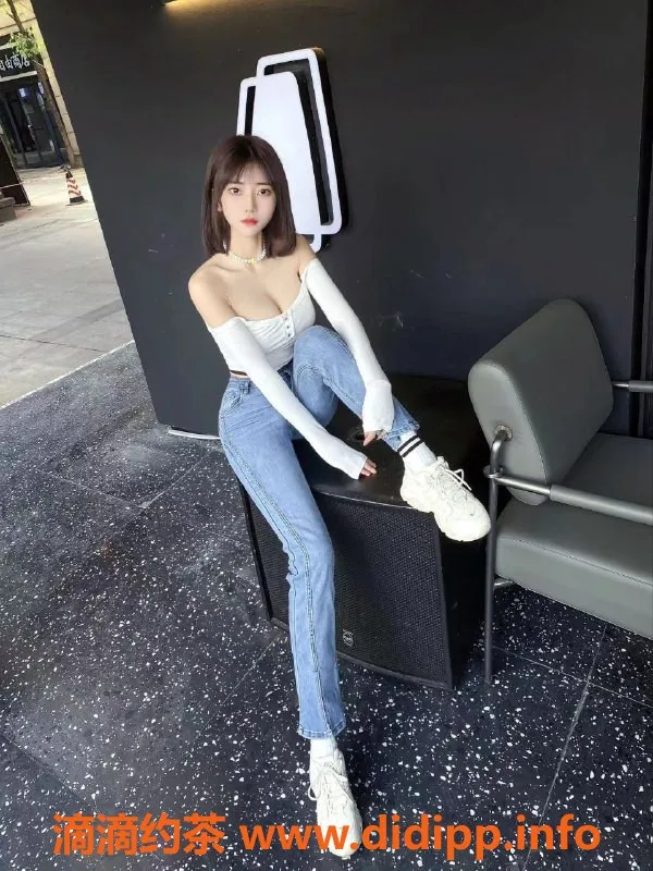 北京楼凤-朝阳晨璐，170cm、96斤、双飞服务，24岁美丽小姐