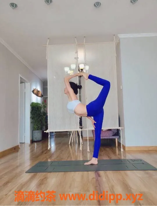 赣州楼凤-清纯艺校生，22岁168cm，激情服务，C罩杯