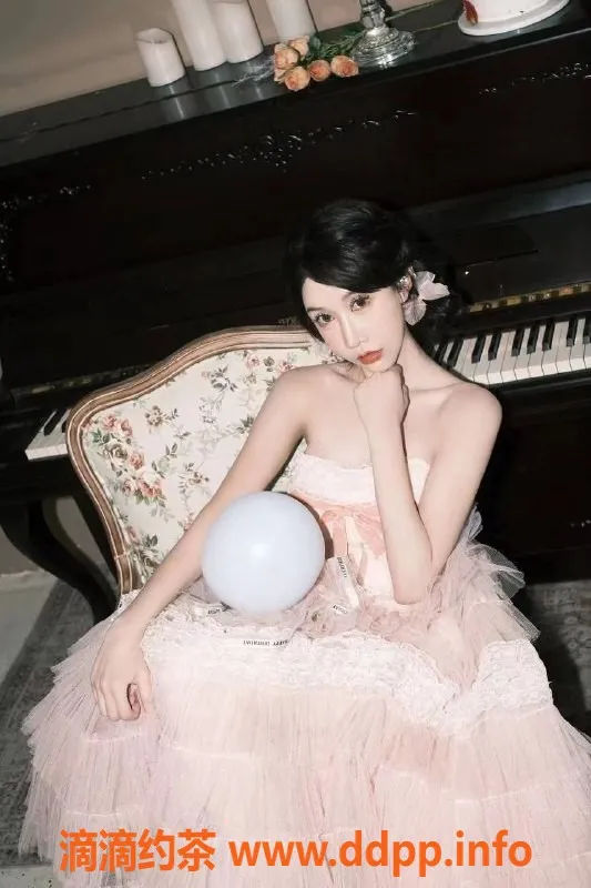 赣州楼凤-165cm性感尤物，D罩杯，邻家小妹兼职服务