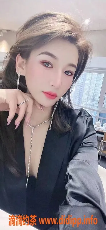 西安楼凤-雁塔区26岁张嘻嘻，170高112重服务周到