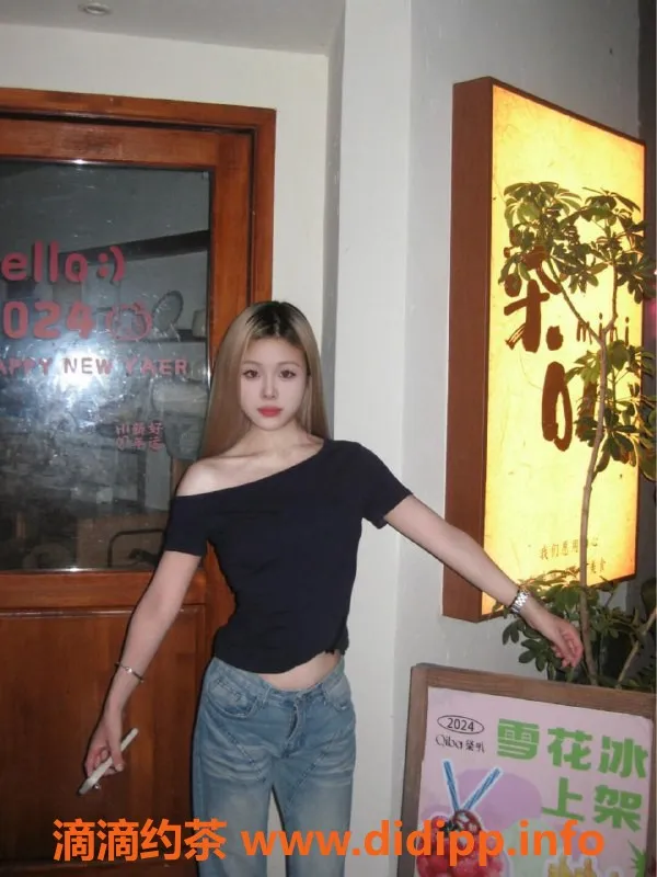 潍坊楼凤-高新区小白 162cm 18岁 800元包夜4500