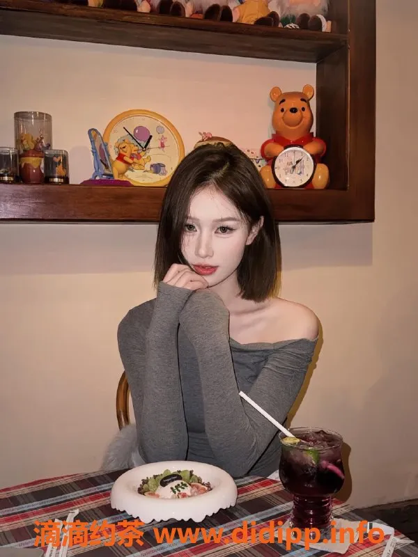 潍坊楼凤-奎文区小伊：18岁，168cm，92斤，1000元包夜4000