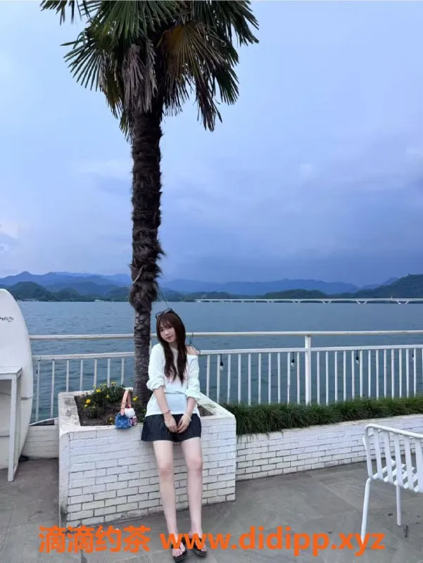 潍坊楼凤-潍坊高新区嫩模，167cm，94斤，C罩杯