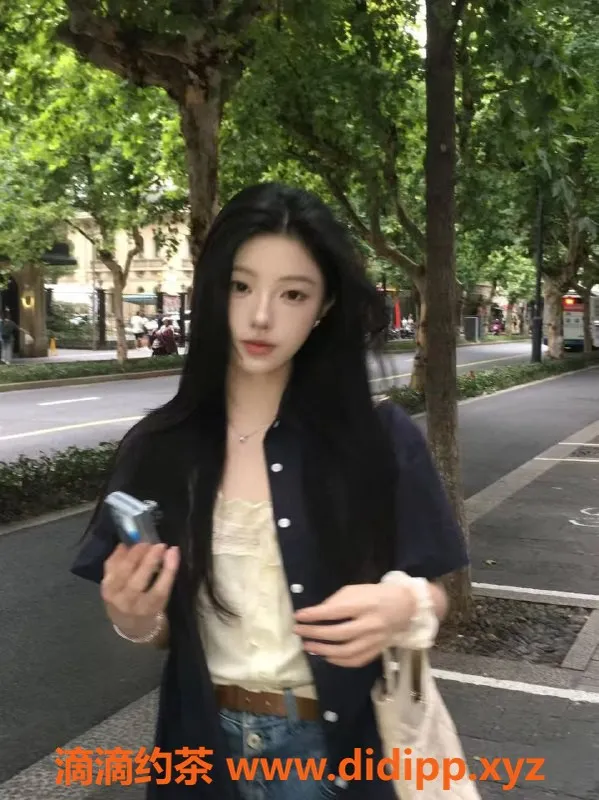 潍坊楼凤-高新小小，20岁，166cm，100斤，800元服务