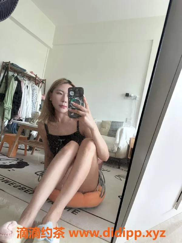 成都楼凤-成华区御姐言言，性感大长腿，亲密服务