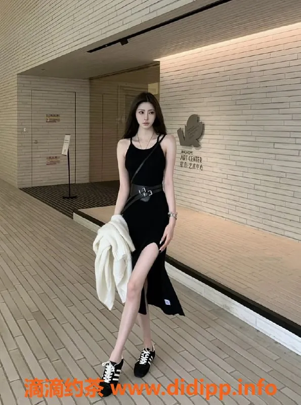 潍坊楼凤-高新区幂幂，173cm，23岁，100斤，1200元服务