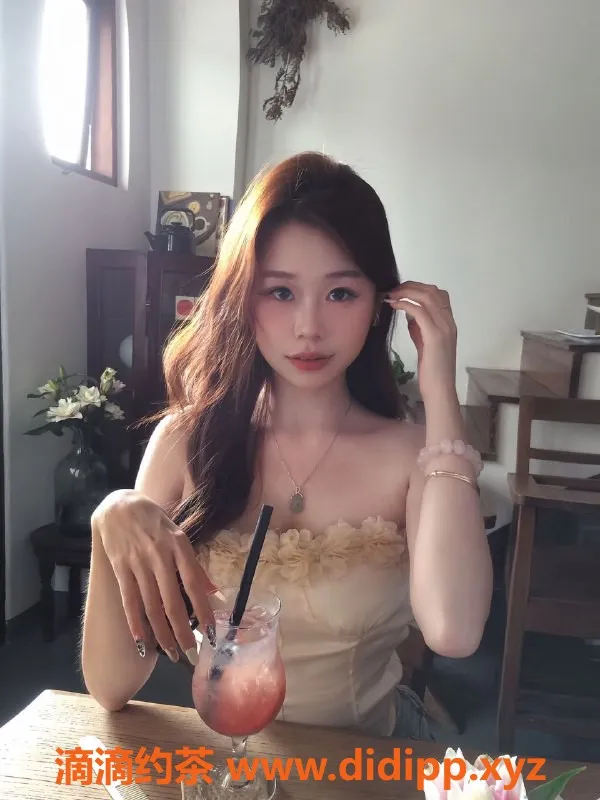 潍坊楼凤-奎文区小白，18岁，165cm，95斤，800元服务