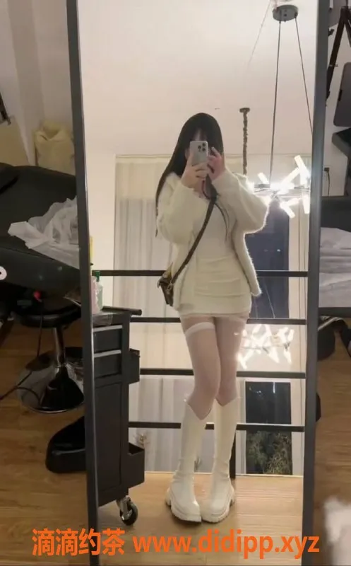 赣州楼凤-章贡嫩妹大奶，168cm 50kg，陪浴激情服务