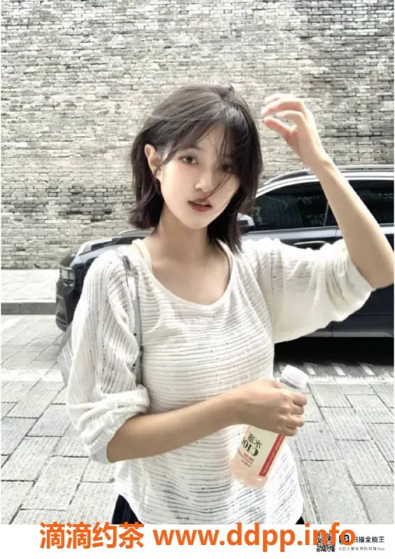 赣州楼凤-清纯小妹佩佩，166cm白嫩Skin，超听话！