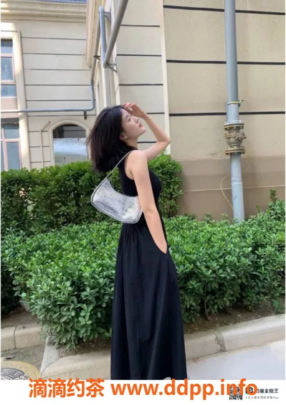 赣州楼凤-清纯小妹佩佩，166cm白嫩Skin，超听话！