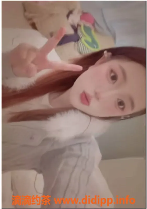 赣州楼凤-清纯18岁邻家妹妹依依，162cm，50kg，服务全力配合