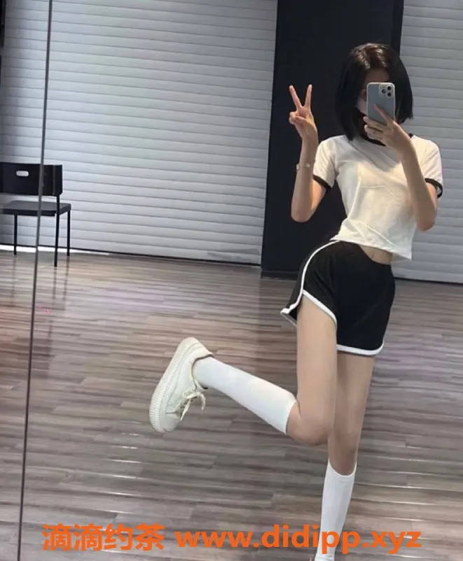 赣州楼凤-章贡小雪：165cm 34B 可爱学妹，陪浴过水服务