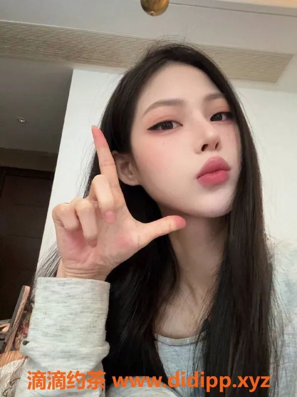 台州楼凤-台州佩奇：19岁168cm，50kg D+优质服务