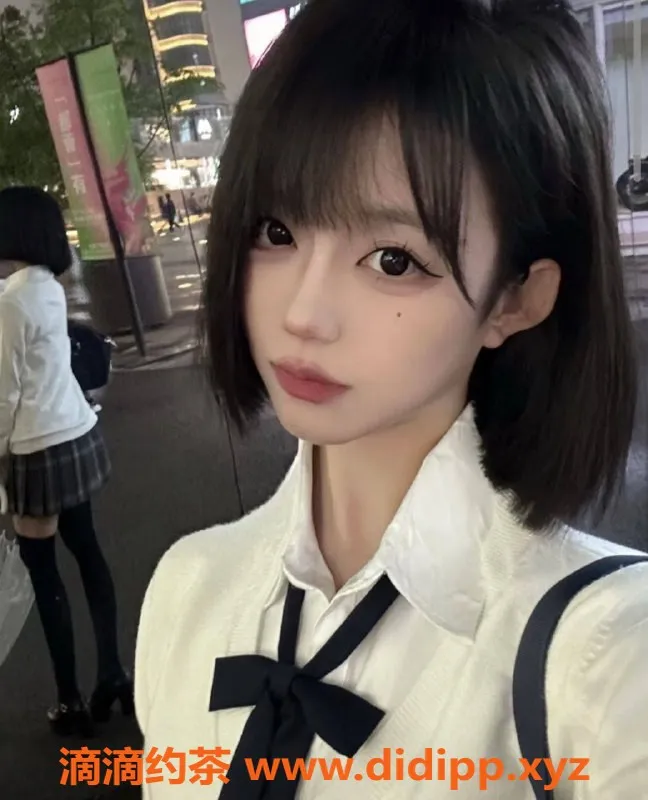 赣州楼凤-章贡04年学妹小雪，165cm，34B，陪浴激情服务