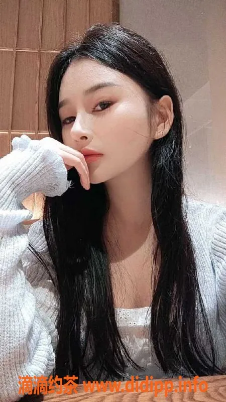 深圳楼凤-龙华刚下海大奶妹晨晨，23岁，胸围36C