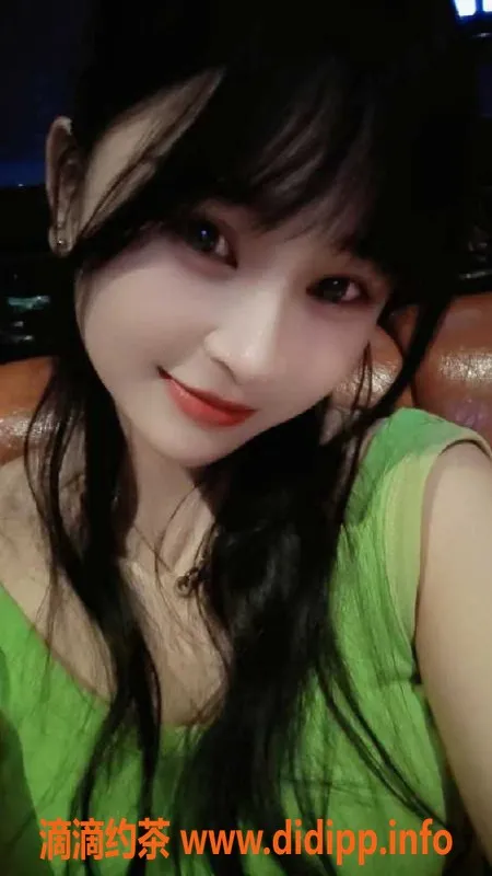 深圳楼凤-龙华刚下海大奶妹晨晨，23岁，胸围36C