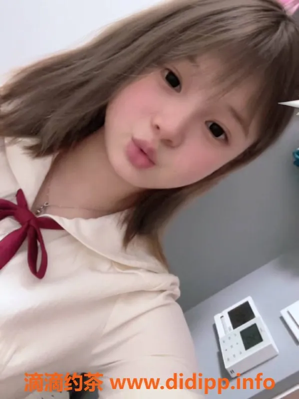 南京楼凤-南站呆小布，18岁160CM，超高性价比体验！