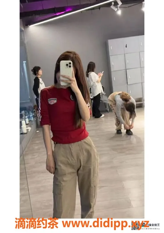 赣州楼凤-03舞蹈学院彤彤，清纯可爱165cm，700元服务