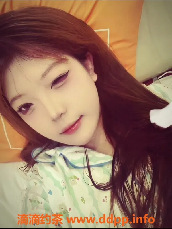 成都楼凤资源信息,武侯区析析，身材高挑，服务超棒，课时费5/8