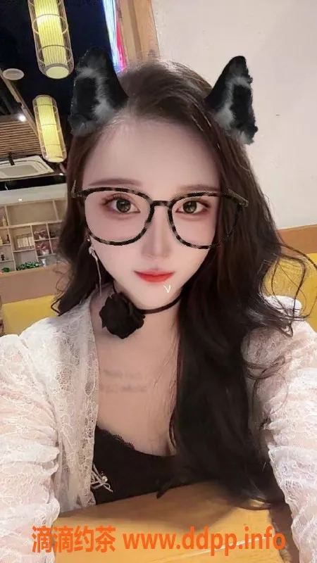 东莞楼凤-岚岚：24岁160cm，45kg迷人身材，夜课2800