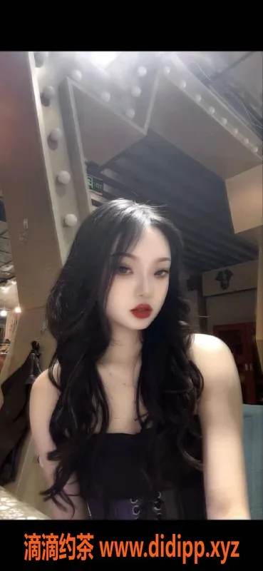 成都楼凤-成都19岁嫩妹棒棒糖，身高165，400元一次