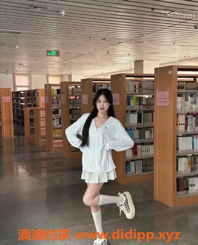 赣州楼凤资源信息,章贡18岁清纯妹菜菜，身高166cm，课费800起