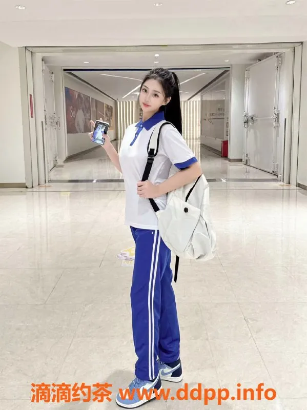 赣州楼凤-清纯校妹倩倩，165cm身高超诱人！