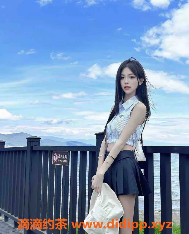 乌鲁木齐外围-南航空姐小诺，完美身材，3000起服务