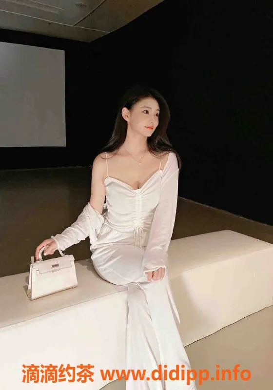 乌鲁木齐外围-乌市172D清纯美妞，3000元起可约