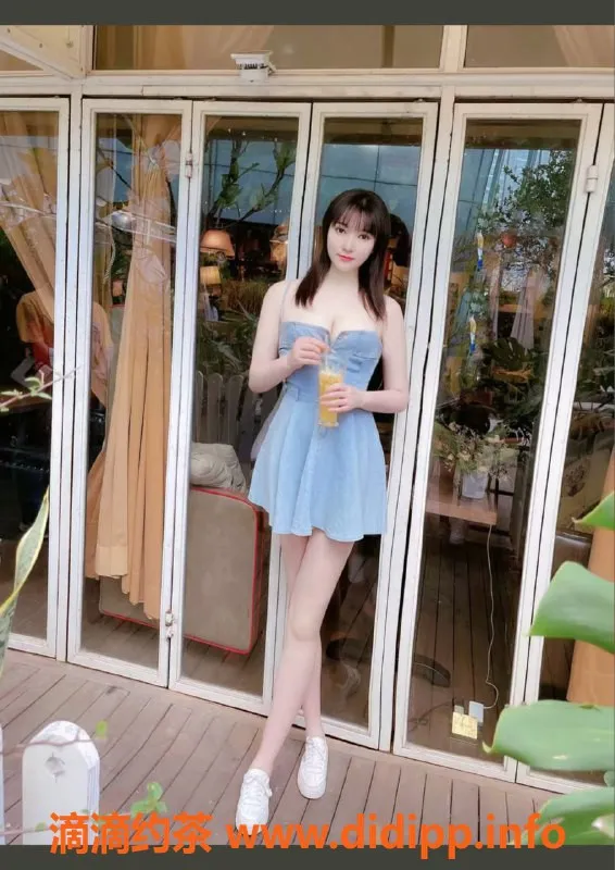 赣州楼凤-草莓，172cm高颜值白嫩妹子，700元全套