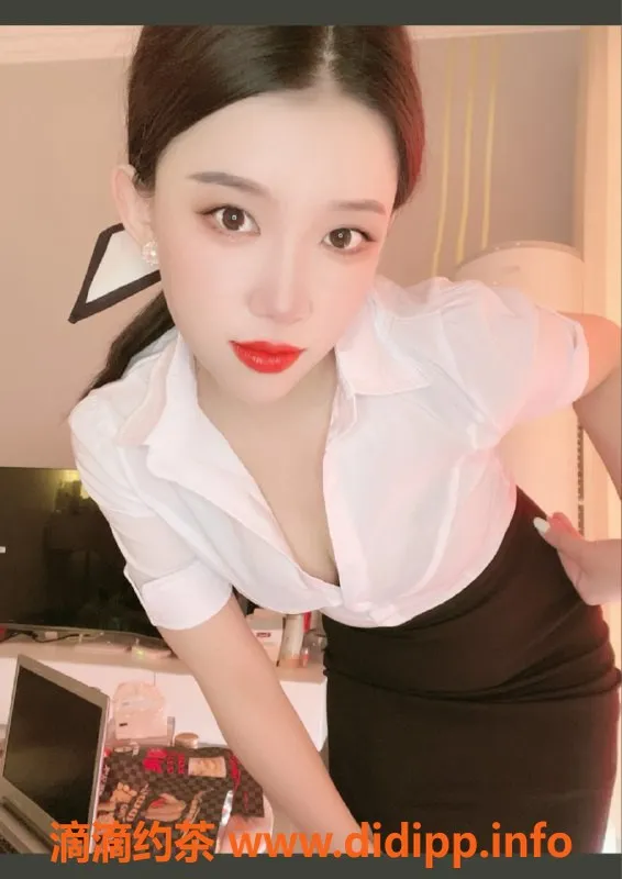 赣州楼凤-高颜值白嫩姐姐，163cm，36C，极致服务体验