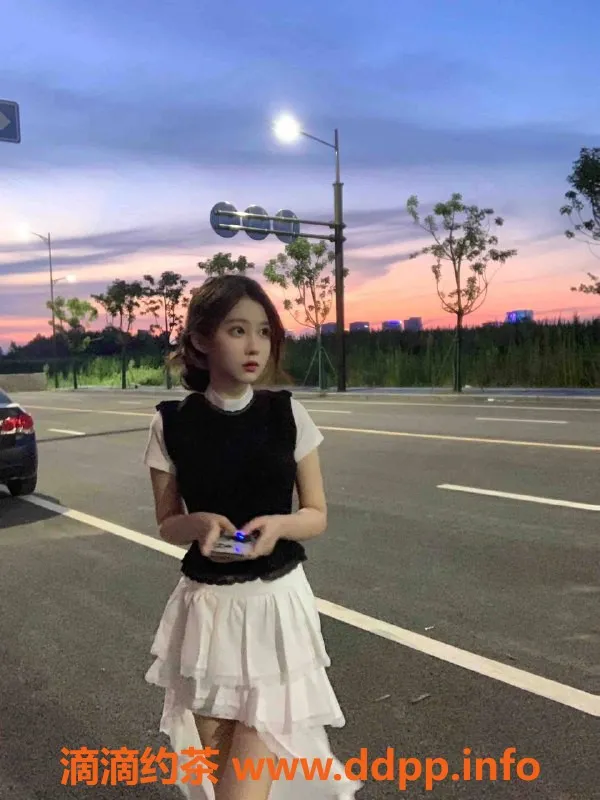 乌鲁木齐外围-乌市168D童颜肉欲小姐姐 学生兼职服务