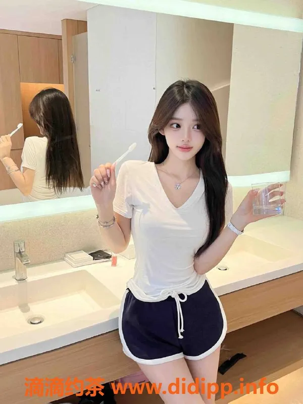 乌鲁木齐外围-乌市清纯新人小女友，169cm大二学生