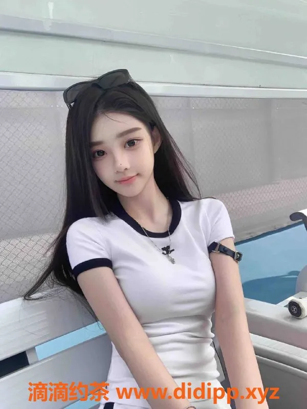 乌鲁木齐外围-乌市清纯新人小女友，169cm大二学生