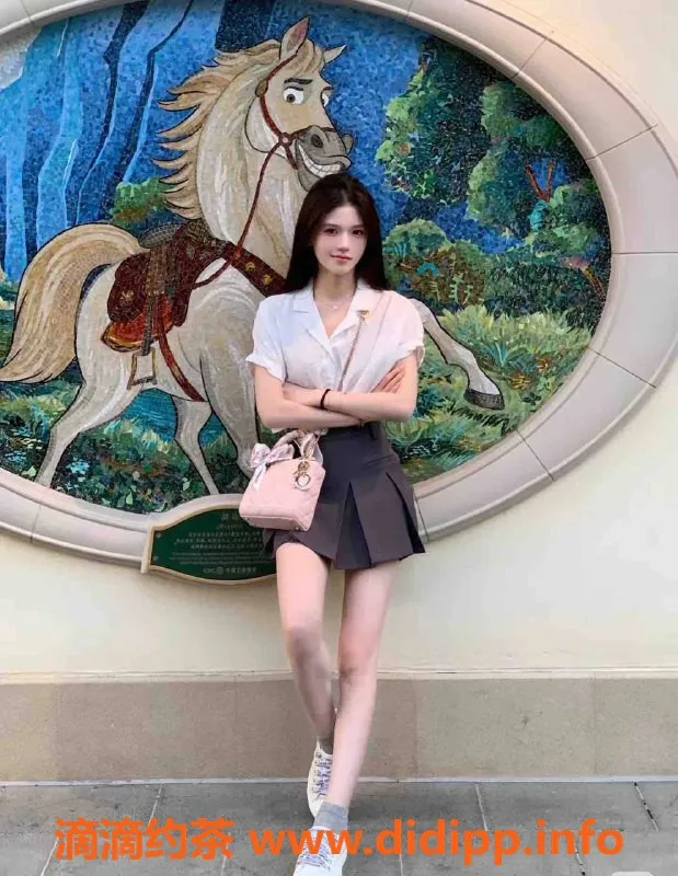 乌鲁木齐外围-乌鲁木齐温柔甜美168C大圈妹子，3000起