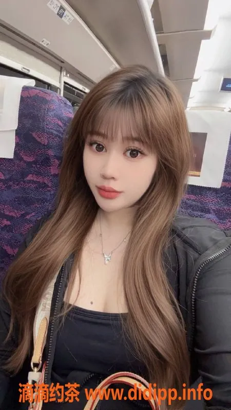 深圳楼凤-龙华紫薇，800元起，服务热情大方