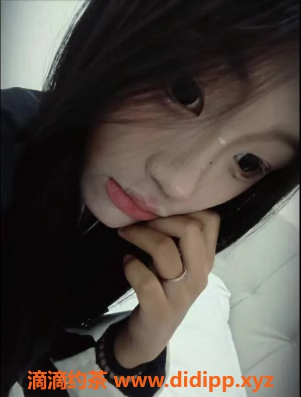 成都楼凤资源信息,金牛区嫩妹雯雯，17岁，165身高，90斤